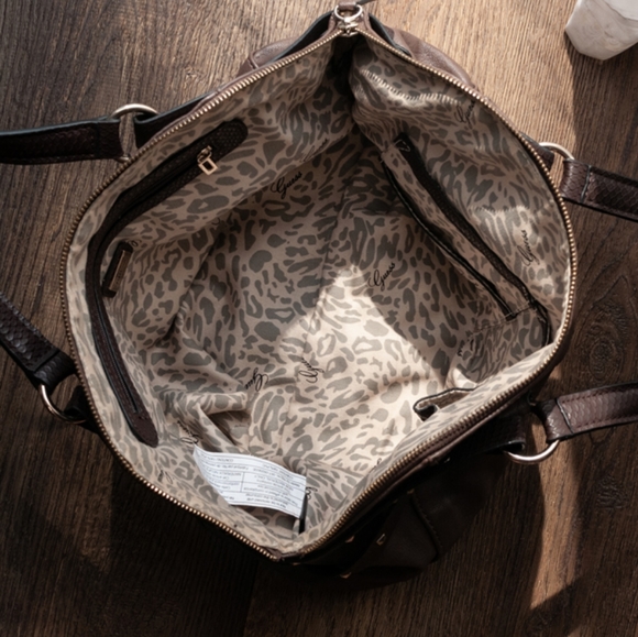 Guess Hand Bag - Picture 2 of 5